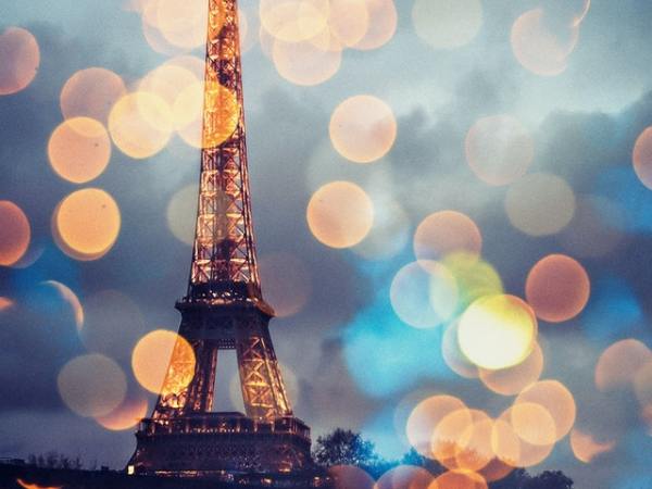 Emily In Paris version Tsniout